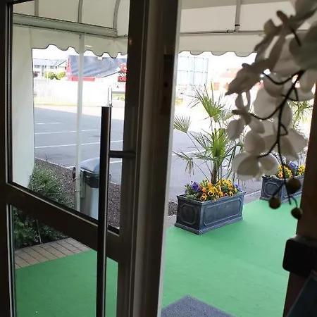 Quick Palace Ξενοδοχείο 2*